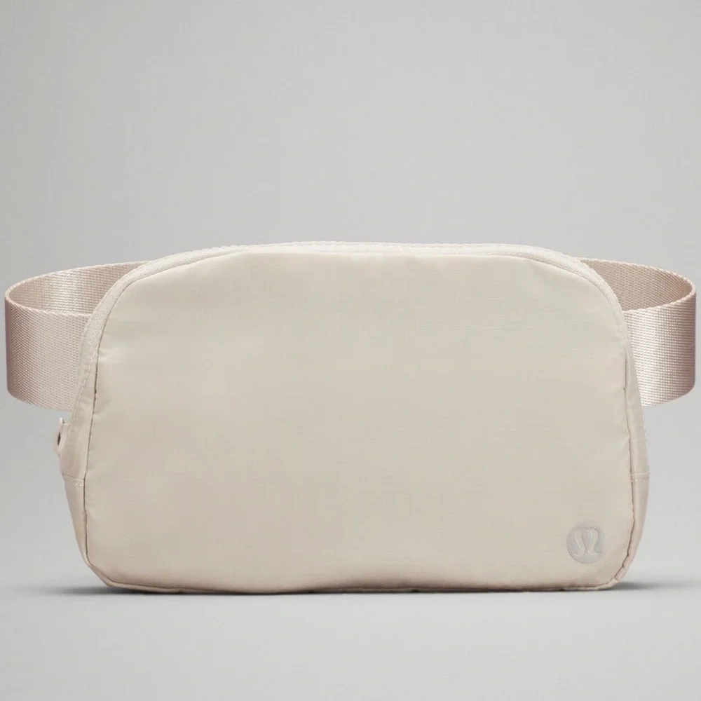 Lululemon Everywhere Belt Bag White Opal - Picture 1 of 8
